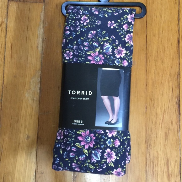 torrid Dresses & Skirts - Torrid fold over wrap skirt size 3